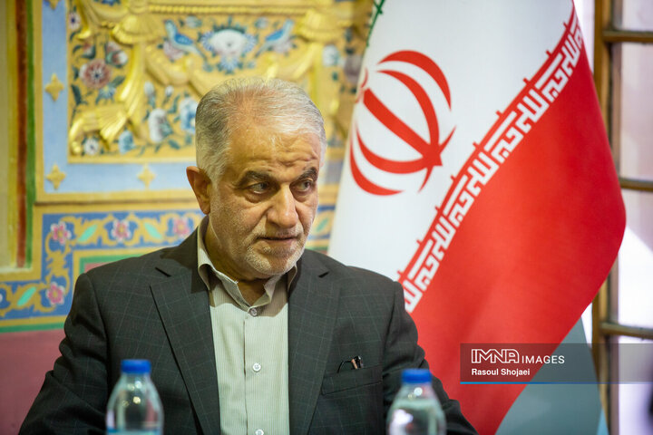جلسه کمیسیون عمران شورای شهر اصفهان و بازدید از محدوده میدان امام علی(ع)