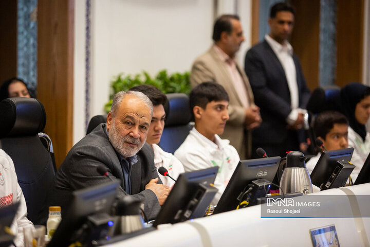 اختصاص تمام ظرفیت‌ها و امکانات به دانش‌آموزان مدال‌آور اصفهان