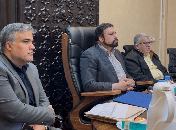 شهرداران مناطق تا رفع کامل مشکلات در میدان بمانند