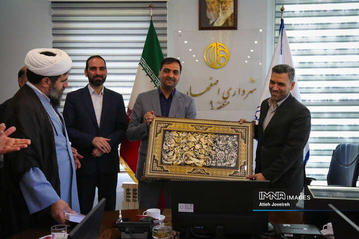 آیین تکریم و معارفه مدیران شهری اصفهان