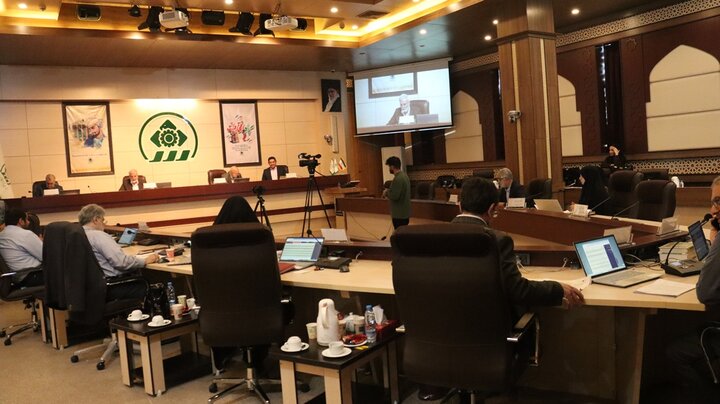 تریبونی برای شهروندان، کنشگران و رسانه‌ها در صحن شورا فراهم شود