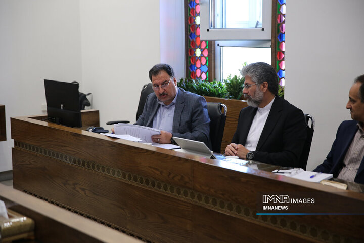 جلسه شورای حمل‌ونقل و ترافیک شهر اصفهان