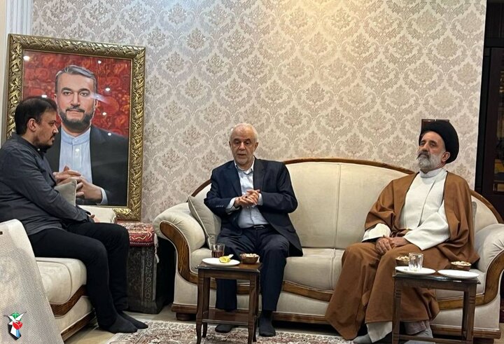 معاون رئیس‌جمهور به دیدار خانواده شهید امیرعبداللهیان رفت