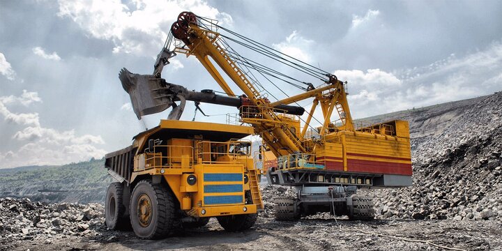 صنایع خودرو، کانه‌های فلزی و فراورده‌های نفتی سردمدار رشد تولید در صنایع بورسی