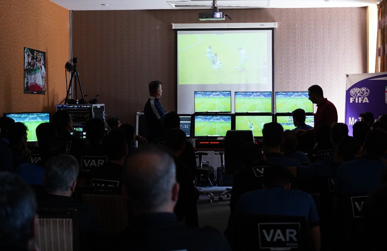داوران در اتاق VAR؛ فرصت مناسب برای داوران بانوی ایرانی