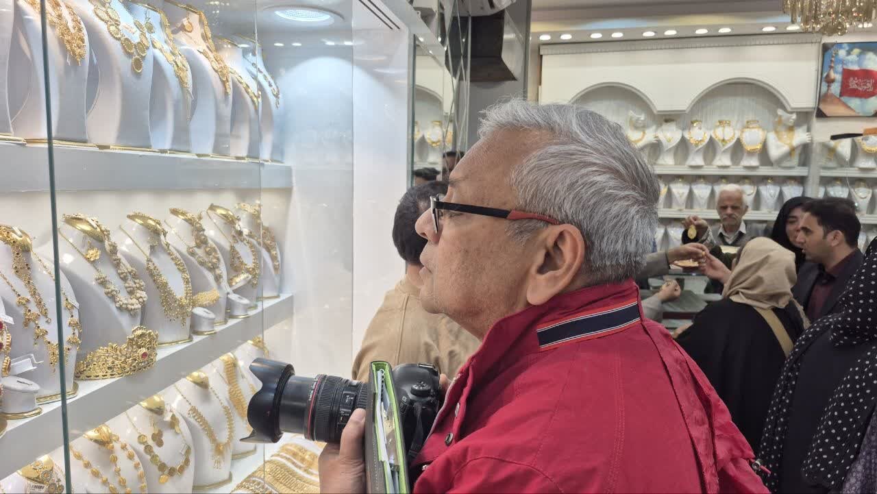 طلا بر گردن تاریخ