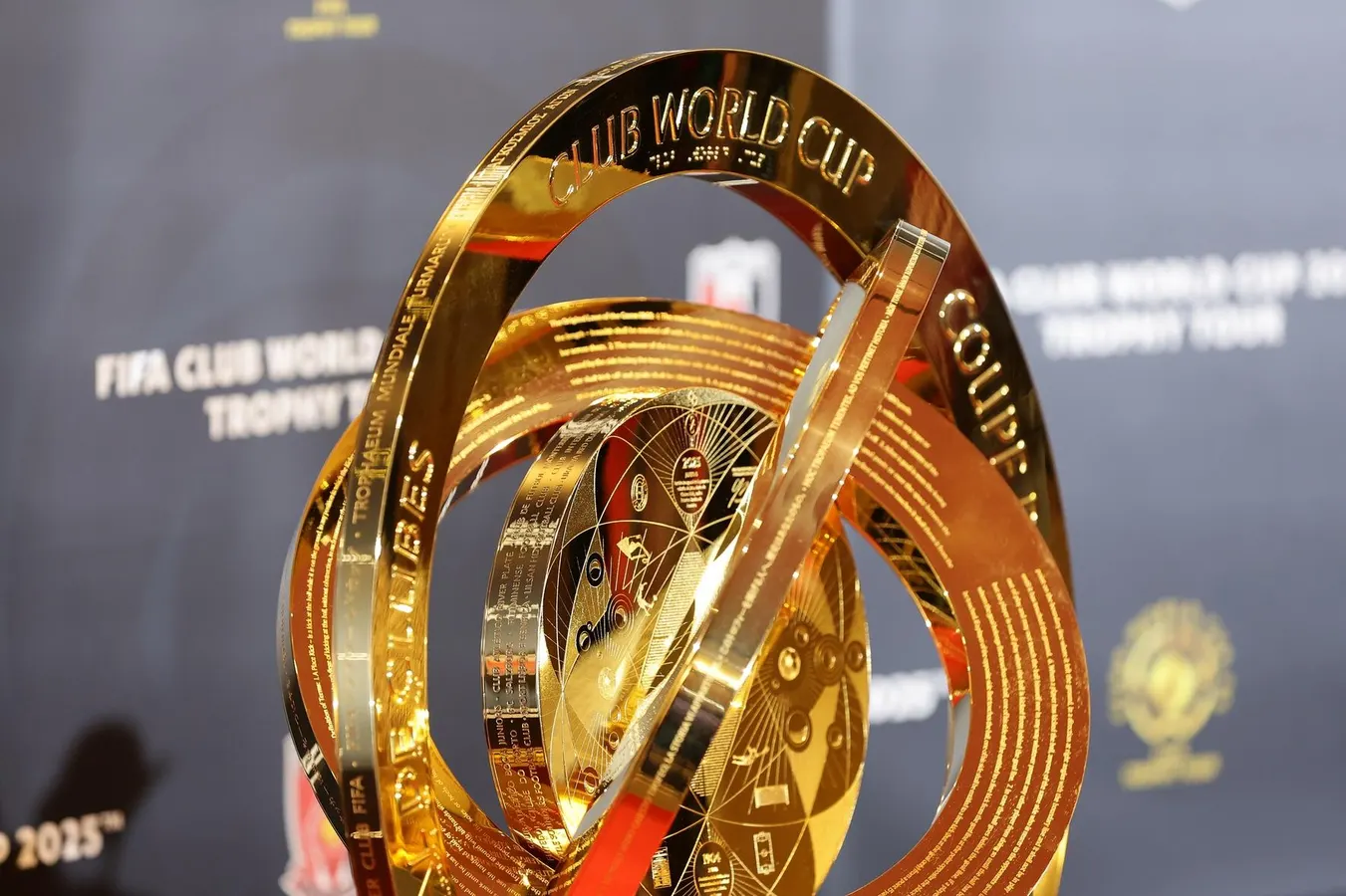 رویارویی ستارگان قاره‌ها؛ یک قهرمان و جایزه یک میلیارد دلاری