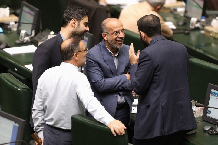 جلسه غیرعلنی مجلس درباره برنامه‌های هیئت نظارت بر رفتار نمایندگان