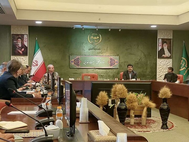 بخش خصوصی روغن‌ موجودی انبارها را به بازار عرضه کنند/ ثبت سفارش برای واردات روغن و دانه‌ها