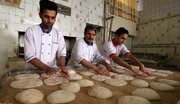 برخی نانوایی‌های زنجان سه شیفت کار می‌کنند