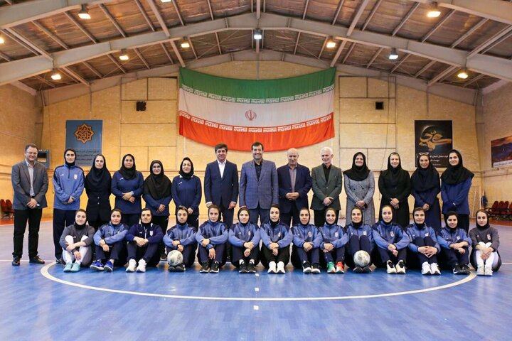 در پاداش‌ها نباید تبعیض باشد/ بهترین امکانات در اختیار دختران قرار گیرد