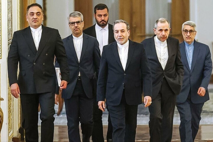 گفتوگوی هیئت دیپلماتیک ایران در مسقط گفتوگوی هیئت دیپلماتیک ایران در مسقط