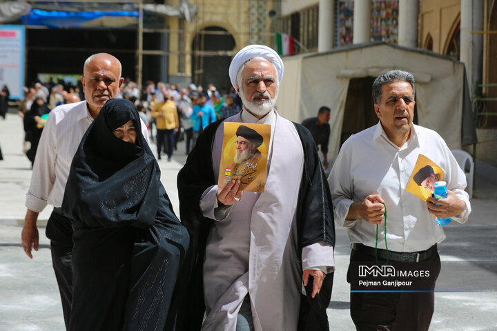 راهپیمایی مردم اصفهان در حمایت از مردم مظلوم غزه