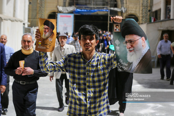 راهپیمایی مردم اصفهان در حمایت از مردم مظلوم غزه