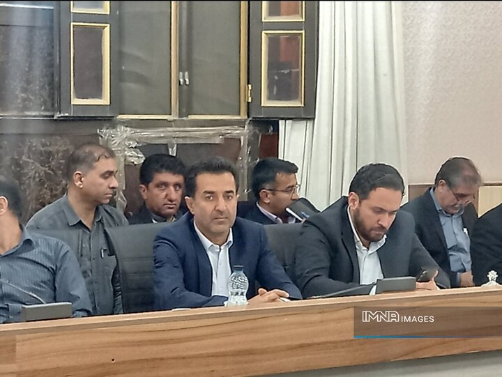 تلاش برای رفع تنش آبی در شهرهای ایذه و دهدز