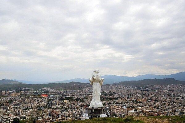 سنندج، شهری بنا شده بر دوش تپهها