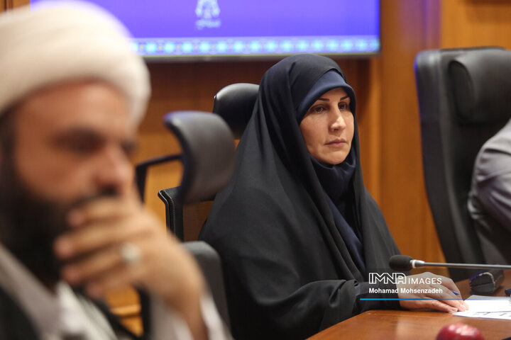 نشست خبری رئیس و رؤسای کمیسیون‌های تخصصی شورای شهر قم