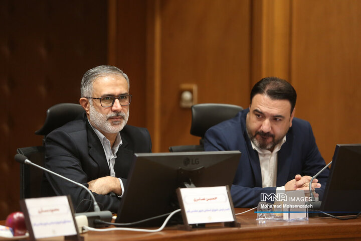 نشست خبری رئیس و رؤسای کمیسیون‌های تخصصی شورای شهر قم