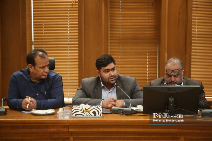 نشست خبری رئیس و رؤسای کمیسیون‌های تخصصی شورای شهر قم