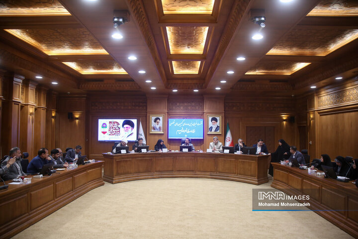 نشست خبری رئیس و رؤسای کمیسیون‌های تخصصی شورای شهر قم