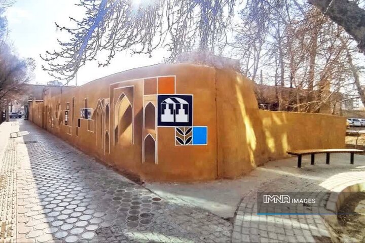 اجرای دیوارنگاره خیابان اشرفی اصفهانی در منطقه ۹ اصفهان