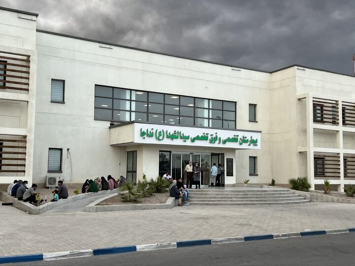 کمک‌رسانی نیروی دریایی ارتش به مصدومان بندر شهید رجایی