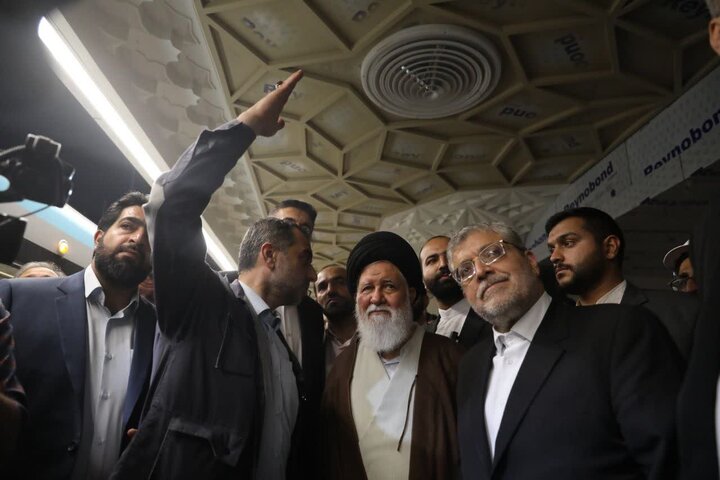 امام جمعه مشهد از عملیات اجرایی خط سه مترو این شهر دیدن کرد