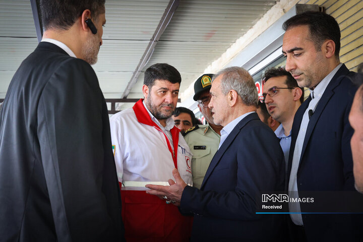 حضور رئیس جمهور در بندر شهید رجایی