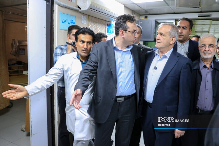 حضور رئیس جمهور در بندر شهید رجایی