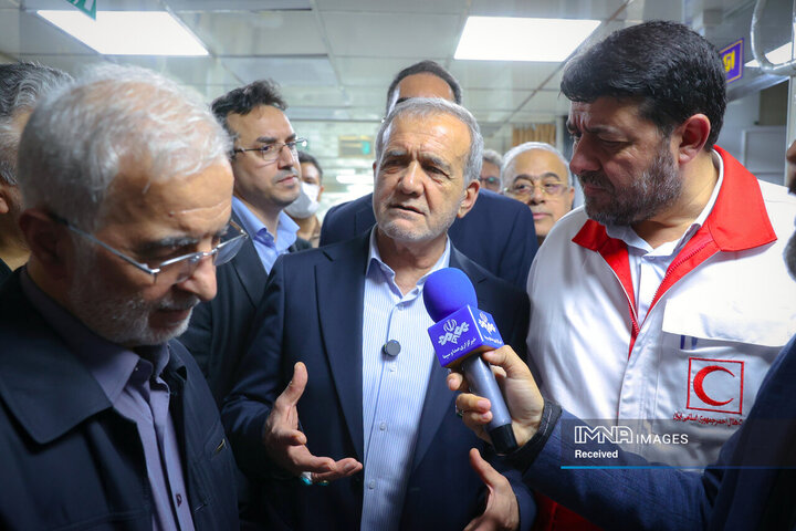 حضور رئیس جمهور در بندر شهید رجایی