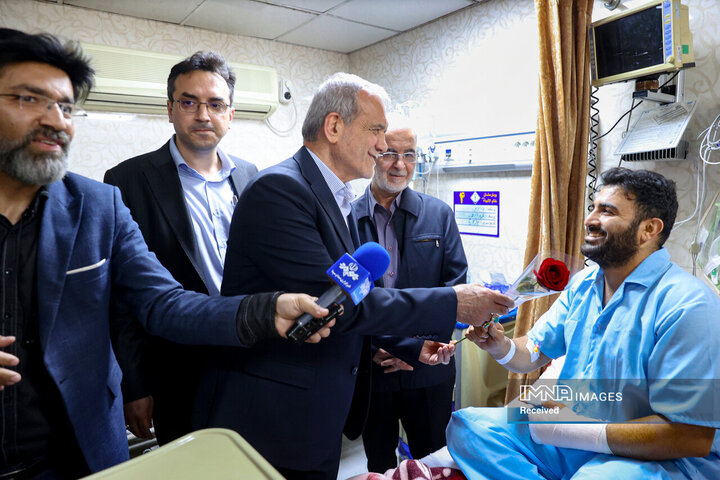 حضور رئیس جمهور در بندر شهید رجایی