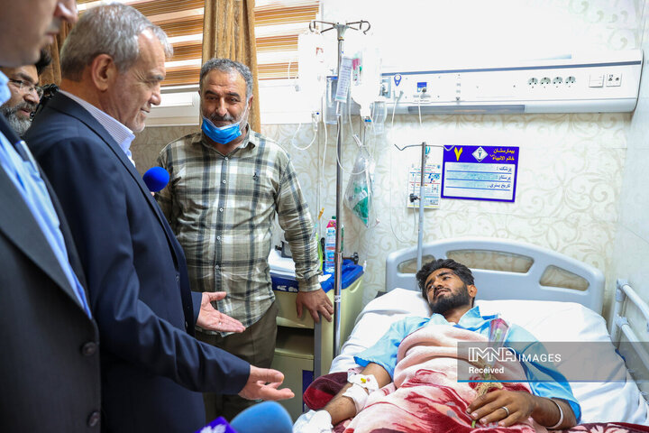 حضور رئیس جمهور در بندر شهید رجایی