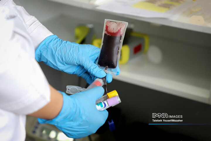 اهدای خون مردم همدان به حادثه‌دیدگان بندر شهید رجایی