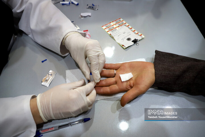 اهدای خون مردم همدان به حادثه‌دیدگان بندر شهید رجایی