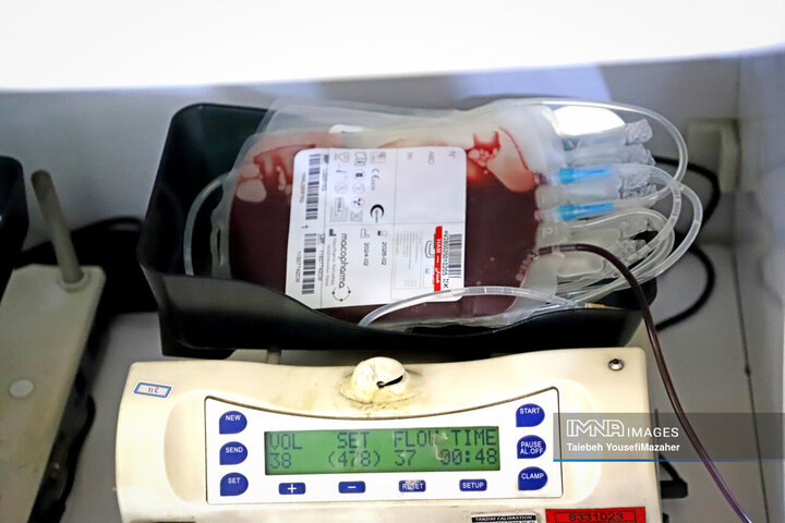 اهدای خون مردم همدان به حادثه‌دیدگان بندر شهید رجایی