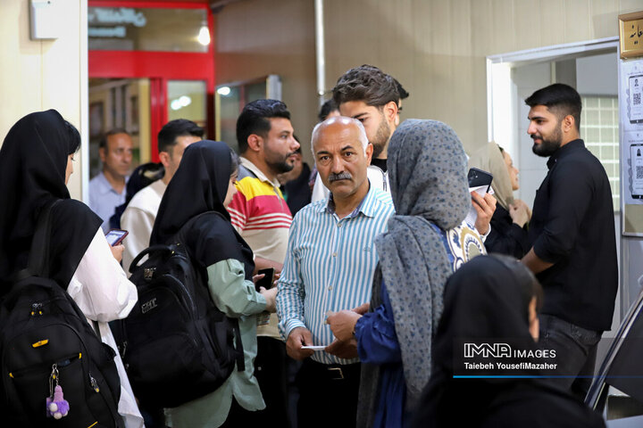 اهدای خون مردم همدان به حادثه‌دیدگان بندر شهید رجایی