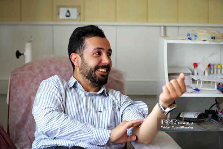 اهدای خون مردم همدان به حادثه‌دیدگان بندر شهید رجایی