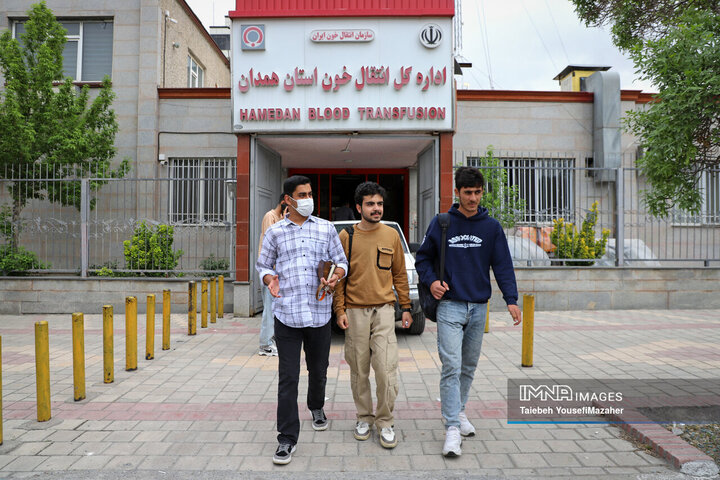 اهدای خون مردم همدان به حادثه‌دیدگان بندر شهید رجایی