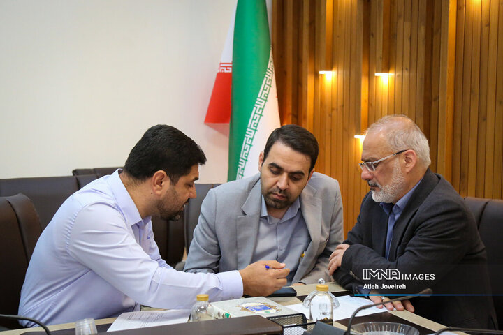 کمیته نظارتی شورای شهر اصفهان در شهرداری منطقه 4