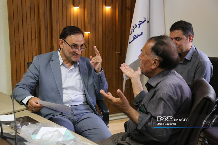 کمیته نظارتی شورای شهر اصفهان در شهرداری منطقه 4