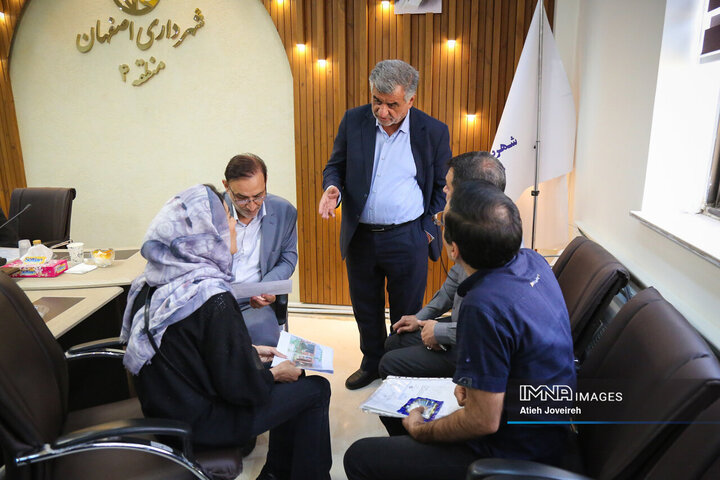 کمیته نظارتی شورای شهر اصفهان در شهرداری منطقه 4