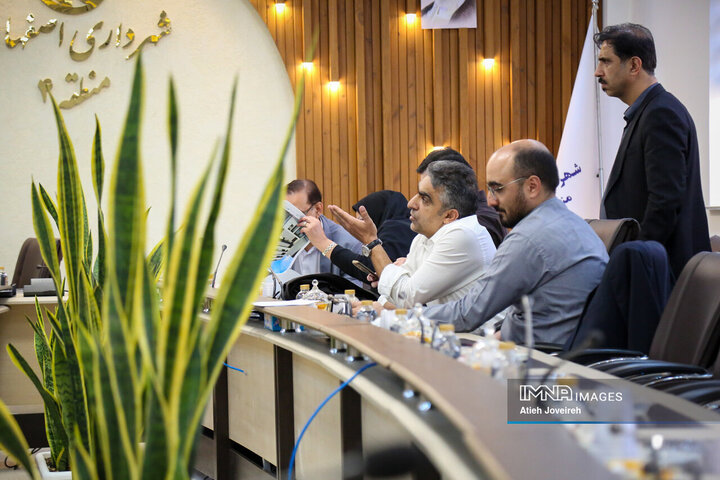 کمیته نظارتی شورای شهر اصفهان در شهرداری منطقه 4