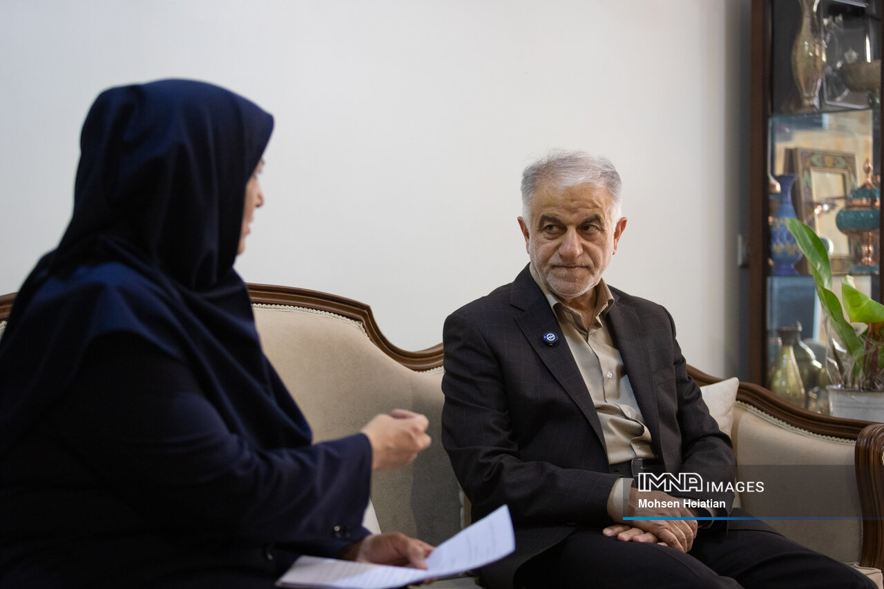 تفاوت اصلی مدیریت شهری قبل و بعد از انقلاب، ورود مردم به اداره شهرها است