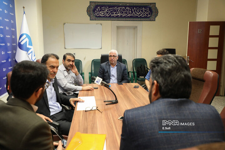 حضور نماینده مردم اراک در مجلس در دفتر نمایندگی خبرگزاری ایمنا در استان مرکزی