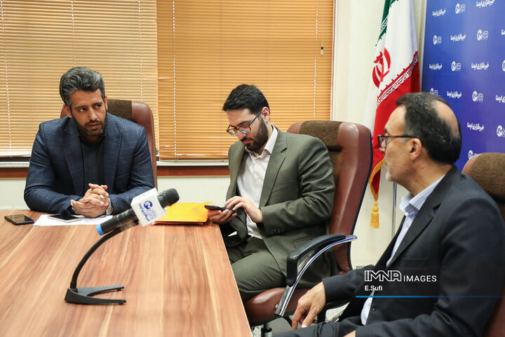 حضور نماینده مردم اراک در مجلس در دفتر نمایندگی خبرگزاری ایمنا در استان مرکزی