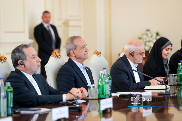 نشست مشترک هیئت های عالیرتبه ایران و آذربایجان