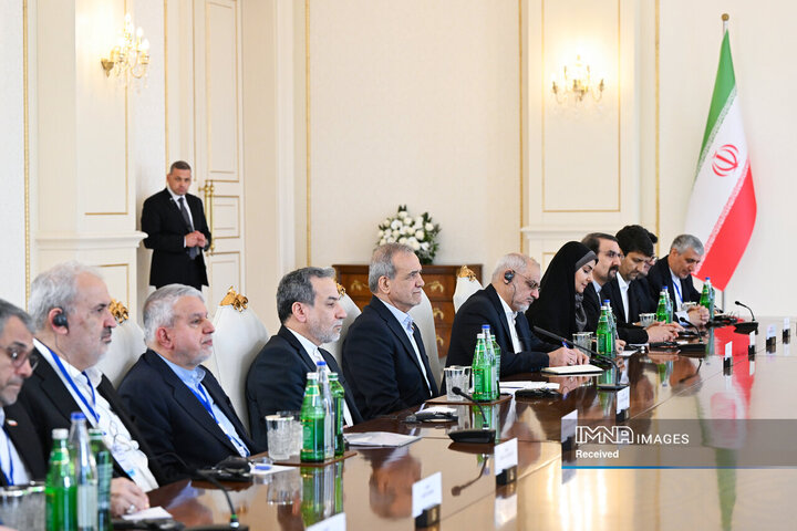 نشست مشترک هیئت های عالیرتبه ایران و آذربایجان
