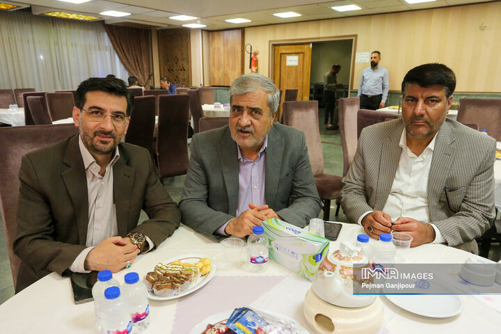 آیین تجلیل از خادمان ستاد سفر شهر اصفهان