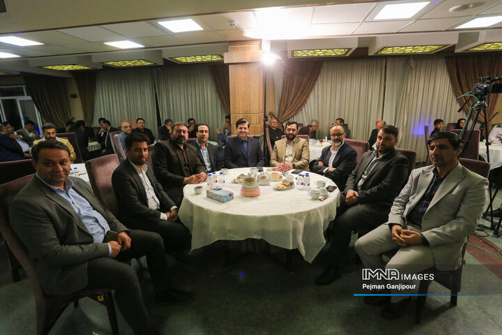 آیین تجلیل از خادمان ستاد سفر شهر اصفهان