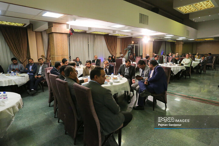 آیین تجلیل از خادمان ستاد سفر شهر اصفهان